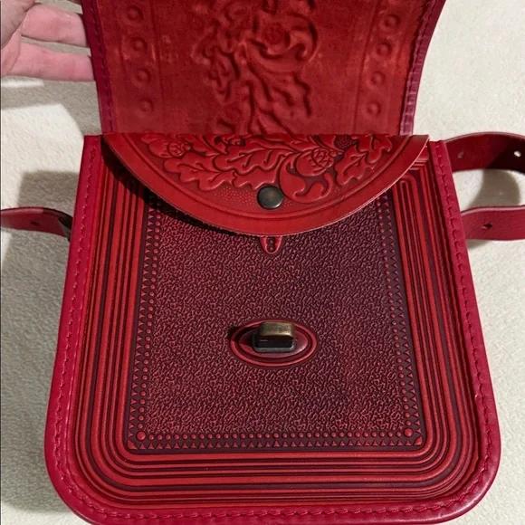 Tooled leather bag red Embossed Crossbody Bag hand crafted unique Ukraine - Picture 9 of 12